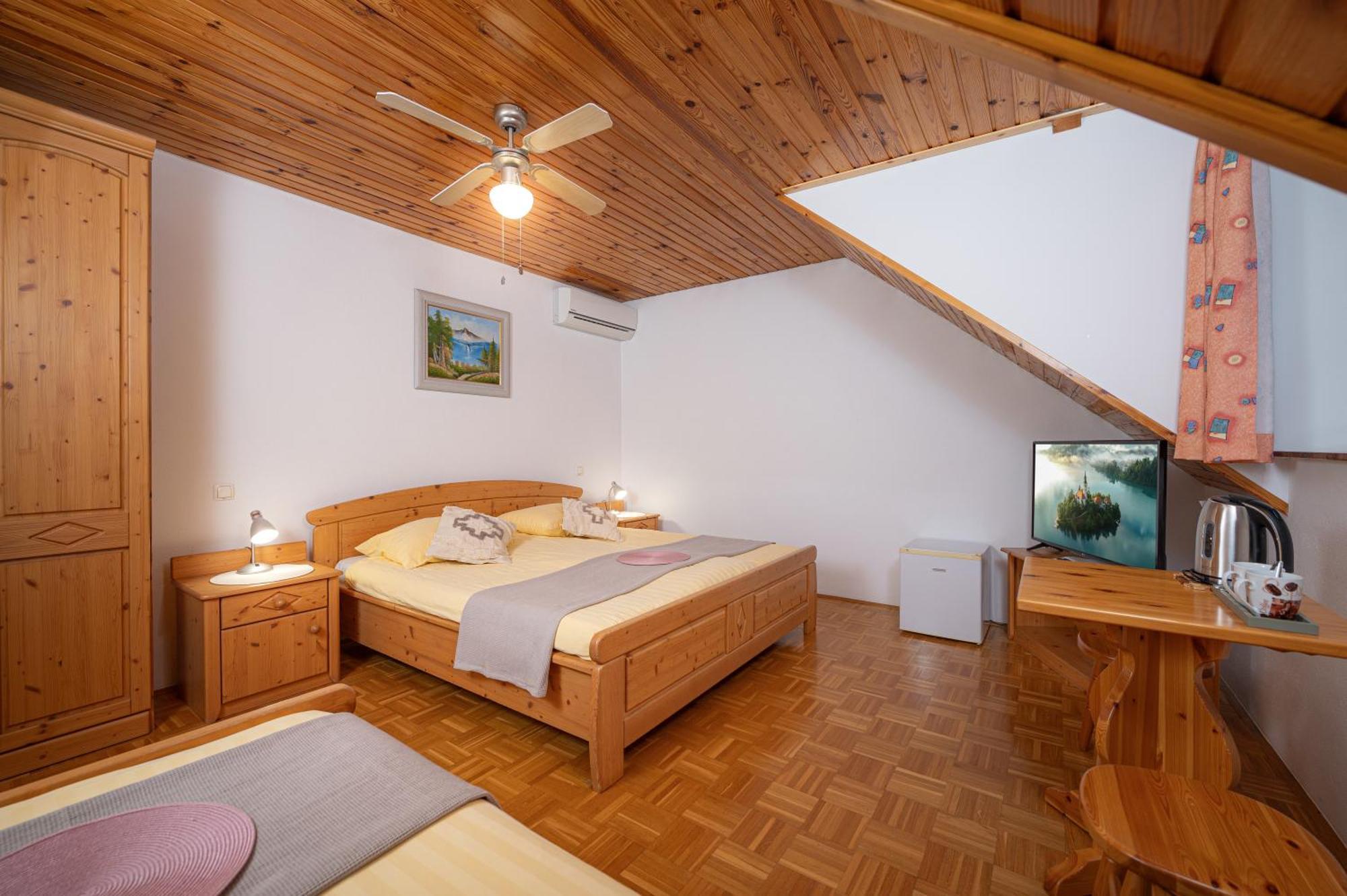בלד Rooms & Apartments Pr Matjon מראה חיצוני תמונה