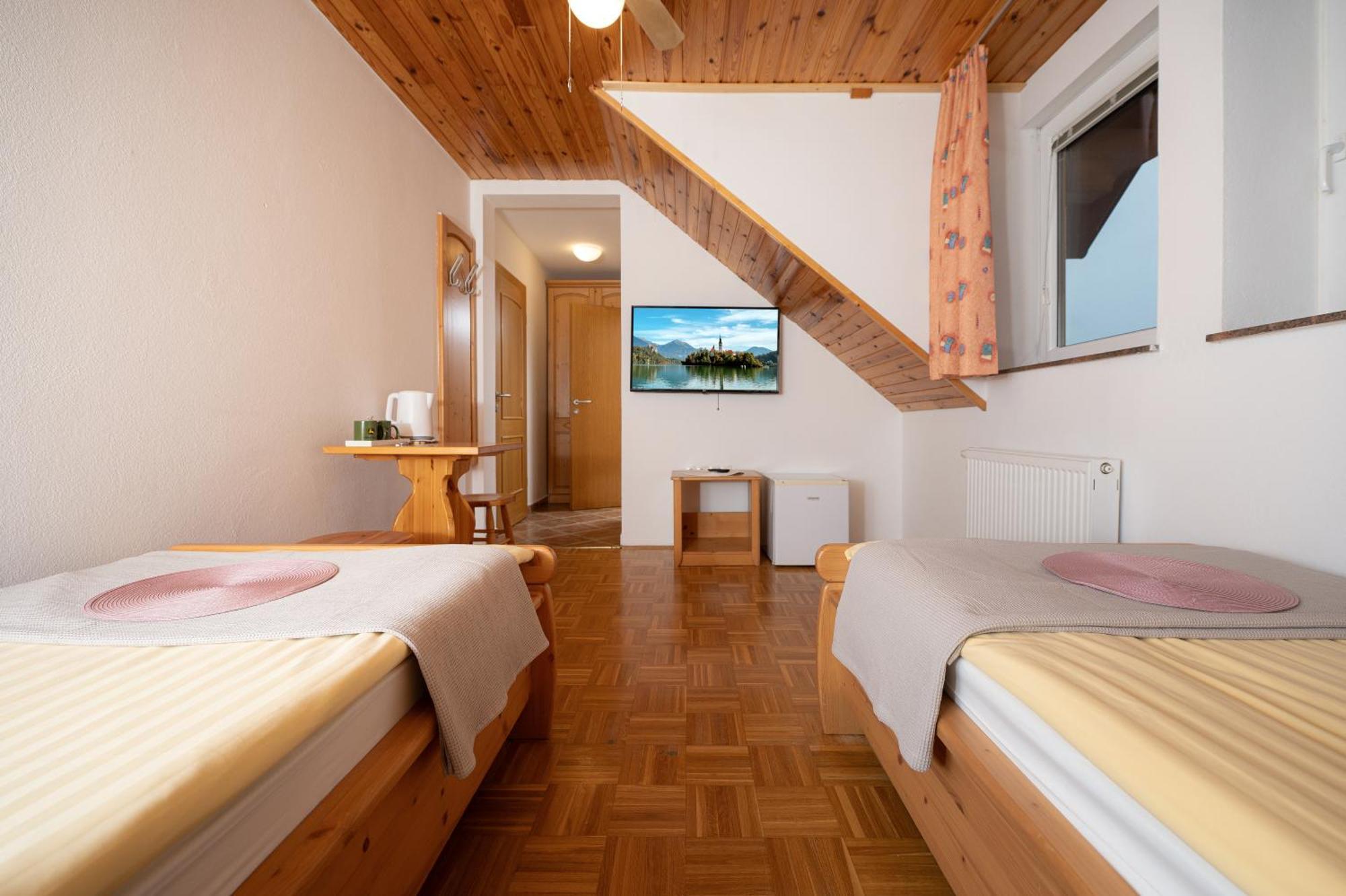 בלד Rooms & Apartments Pr Matjon מראה חיצוני תמונה