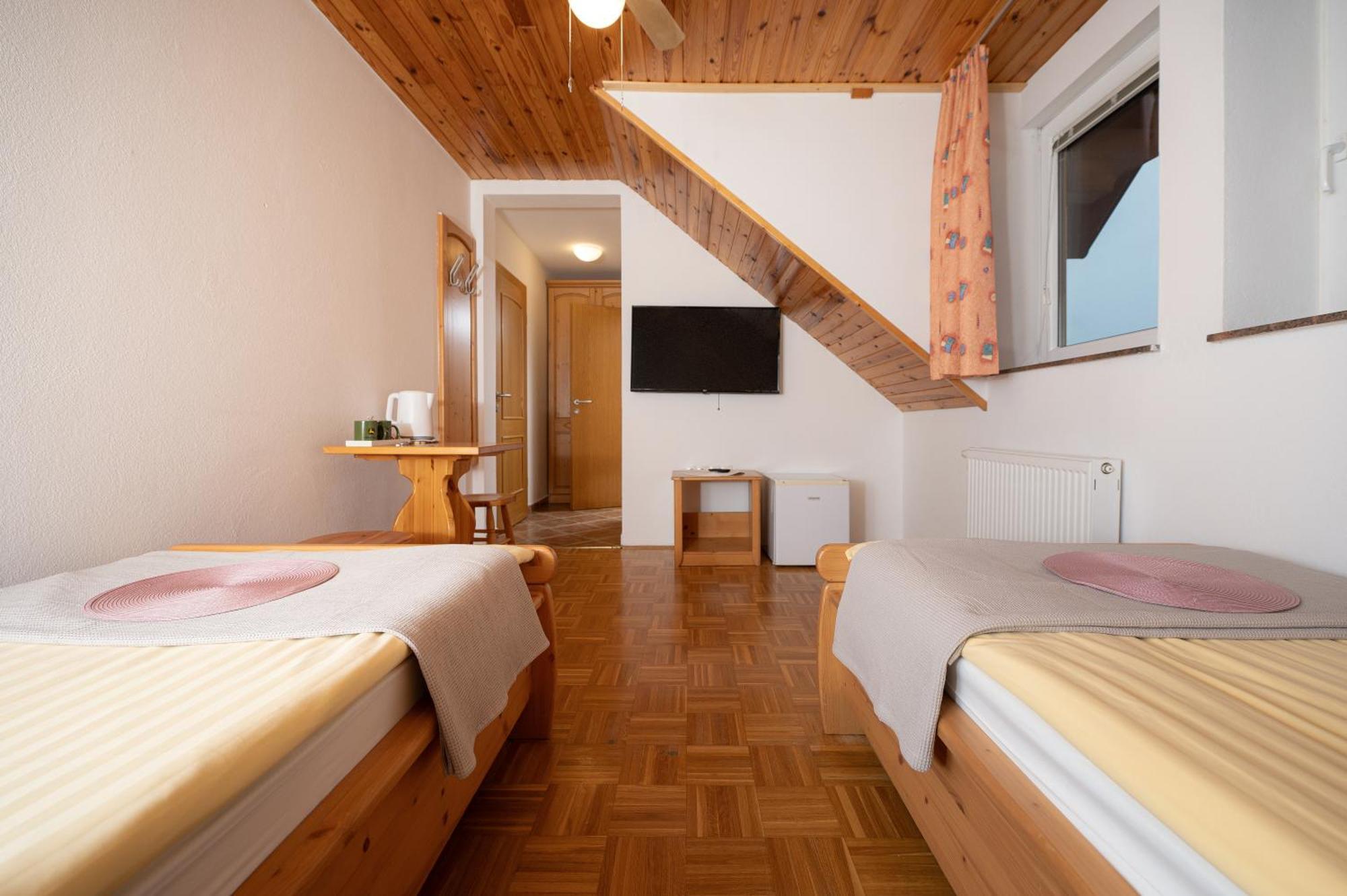 בלד Rooms & Apartments Pr Matjon מראה חיצוני תמונה